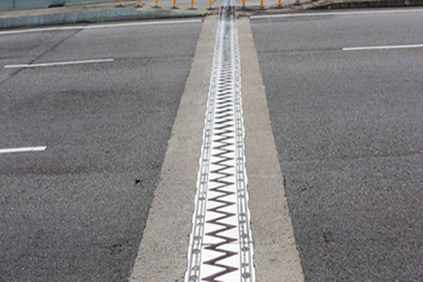 橋梁伸縮縫裝置檢測